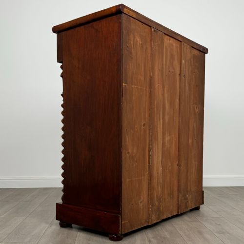 ANTIQUE 19TH CENTURY FINE QUALITY CHEST OF DRAWERS IN MAHOGANY - ADDITIONAL PHOTO 3
