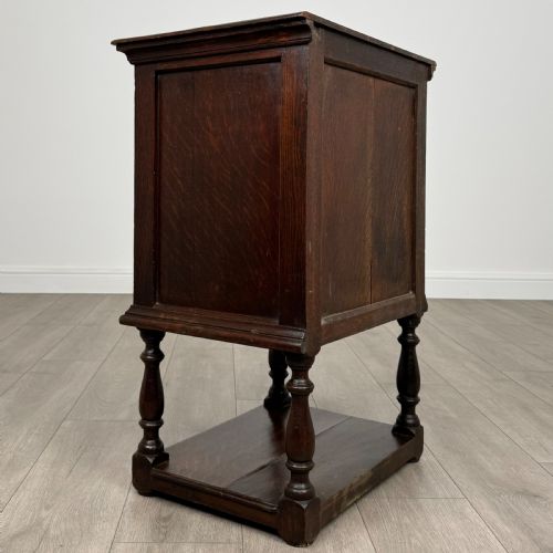 ANTIQUE 18TH CENTURY FINE QUALITY SMALL OAK CUPBOARD - ADDITIONAL PHOTO 4
