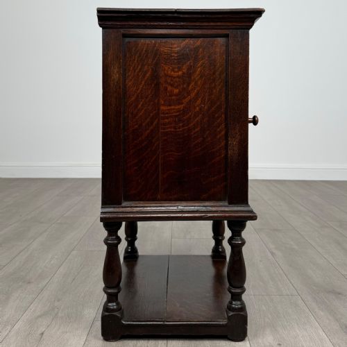 ANTIQUE 18TH CENTURY FINE QUALITY SMALL OAK CUPBOARD - ADDITIONAL PHOTO 7