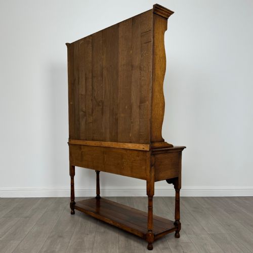 ANTIQUE 20TH CENTURY FINE QUALITY DRESSER IN OAK - ADDITIONAL PHOTO 5