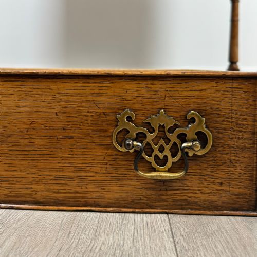 ANTIQUE 20TH CENTURY FINE QUALITY DRESSER IN OAK - ADDITIONAL PHOTO 10