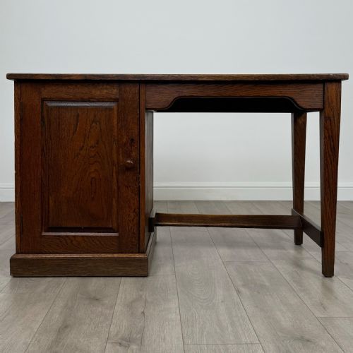 ANTIQUE 20TH CENTURY GOOD QUALITY DESK IN OAK