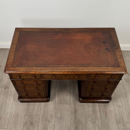 ANTIQUE 19TH CENTURY PEDESTAL DESK IN OAK - ADDITIONAL PHOTO 8