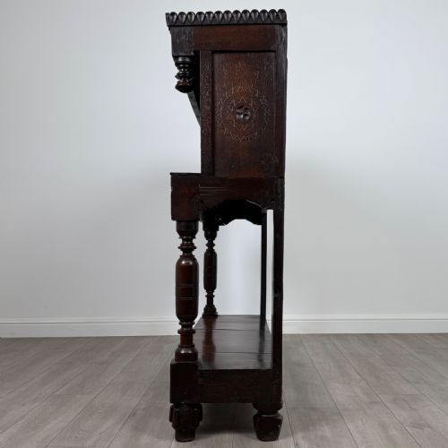 ANTIQUE 17TH CENTURY FINE QUALITY CARVED OAK CUPBOARD - ADDITIONAL PHOTO 3