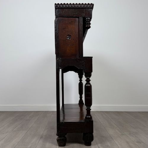 ANTIQUE 17TH CENTURY FINE QUALITY CARVED OAK CUPBOARD - ADDITIONAL PHOTO 7