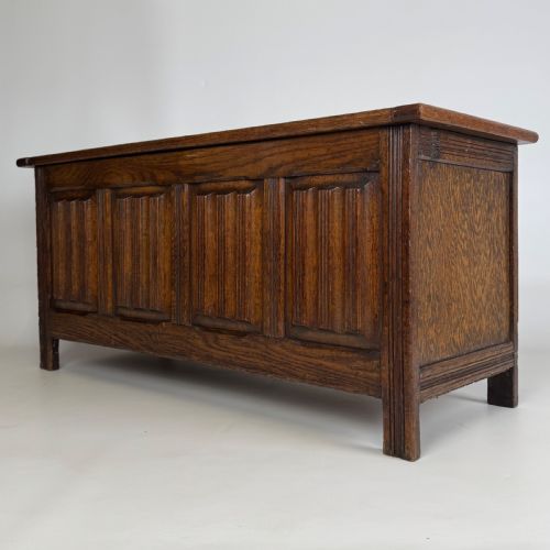 ANTIQUE 20TH CENTURY CARVED OAK BLANKET BOX - ADDITIONAL PHOTO 1
