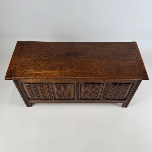 ANTIQUE 20TH CENTURY CARVED OAK BLANKET BOX - ADDITIONAL PHOTO 8