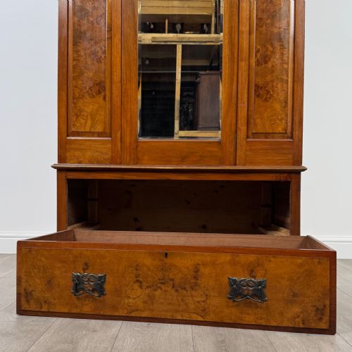 ANTIQUE 20TH CENTURY ART NOUVEAU STYLE WARDROBE IN BURR WALNUT - ADDITIONAL PHOTO 9