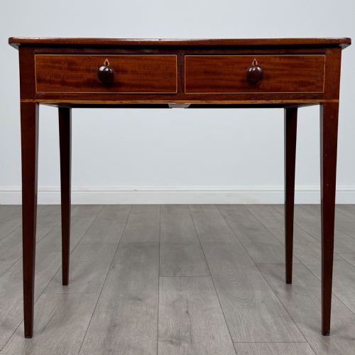 ANTIQUE 18TH CENTURY GOOD QUALITY WRITING TABLE IN MAHOGANY