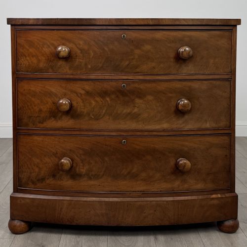 antique 19th century small bow front chest of drawers - CATEGORY: ANTIQUE CHEST OF DRAWERS - DATED VICTORIAN