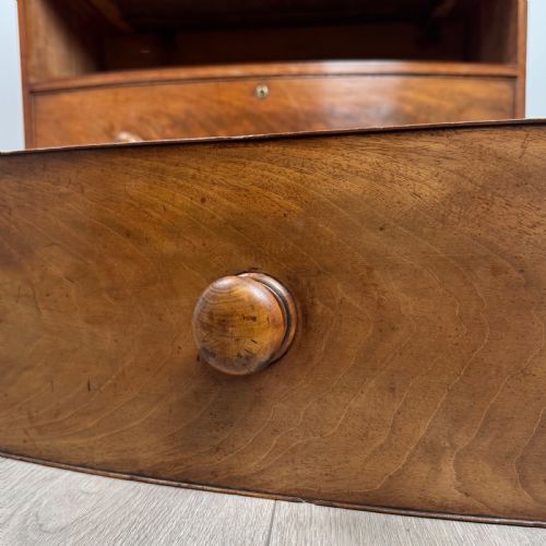 ANTIQUE 19TH CENTURY SMALL BOW FRONT CHEST OF DRAWERS - ADDITIONAL PHOTO 10