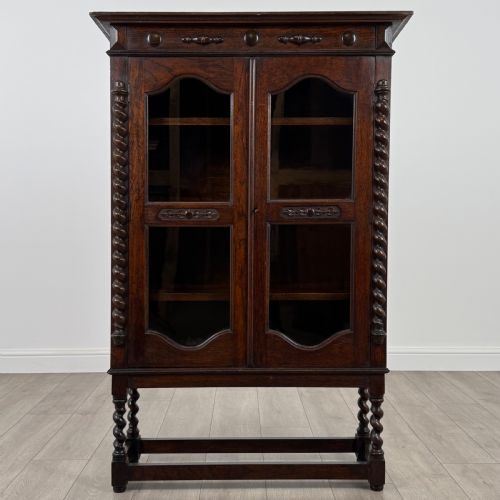 ANTIQUE 19TH CENTURY FINE QUALITY DISPLAY CABINET IN OAK - ADDITIONAL PHOTO 1