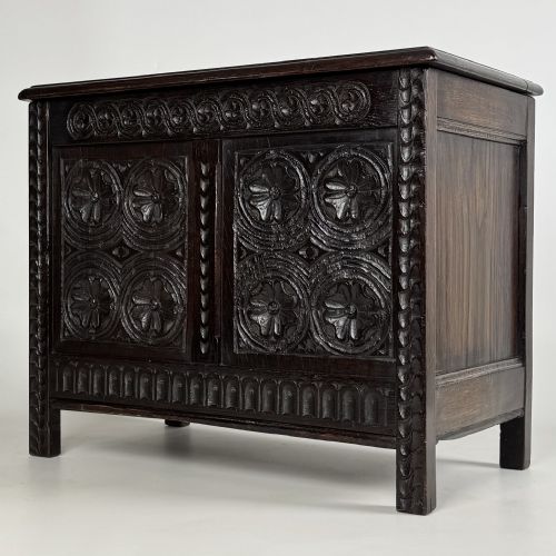 ANTIQUE 19TH CENTURY CARVED OAK STORAGE BOX - ADDITIONAL PHOTO 1