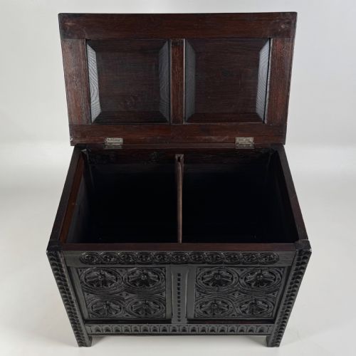ANTIQUE 19TH CENTURY CARVED OAK STORAGE BOX - ADDITIONAL PHOTO 9