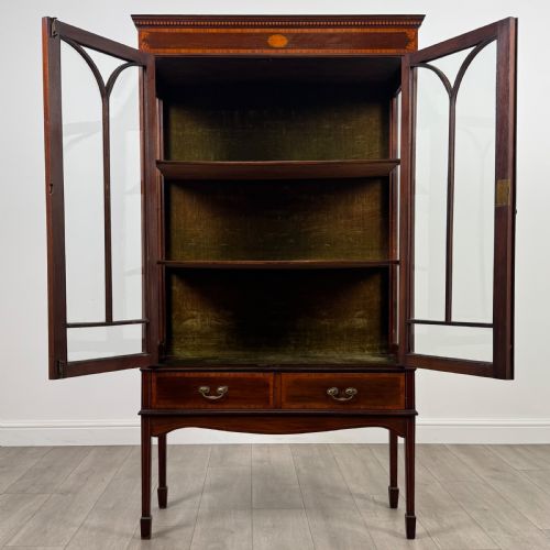 ANTIQUE 20TH CENTURY INLAID DISPLAY CABINET IN MAHOGANY - ADDITIONAL PHOTO 2