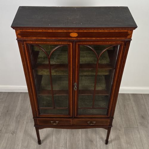 ANTIQUE 20TH CENTURY INLAID DISPLAY CABINET IN MAHOGANY - ADDITIONAL PHOTO 10