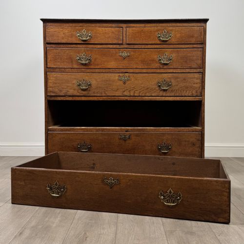ANTIQUE 18TH CENTURY CHEST OF DRAWERS IN OAK - ADDITIONAL PHOTO 9
