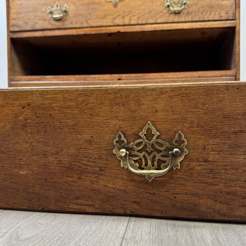 ANTIQUE 18TH CENTURY CHEST OF DRAWERS IN OAK - ADDITIONAL PHOTO 10