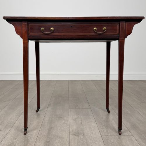 antique 19th century small inlaid writing table in mahogany - CATEGORY: ANTIQUE TABLES - DATED VICTORIAN