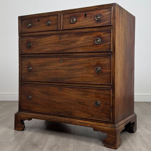ANTIQUE 18TH CENTURY FINE QUALITY CHEST OF DRAWERS IN MAHOGANY - ADDITIONAL PHOTO 1