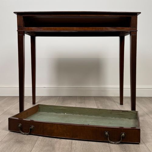 ANTIQUE 19TH CENTURY BOW FRONT WRITING TABLE IN MAHOGANY - ADDITIONAL PHOTO 9