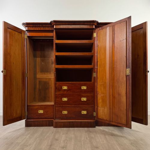 ANTIQUE 19TH CENTURY FINE QUALITY WARDROBE IN MAHOGANY - ADDITIONAL PHOTO 2