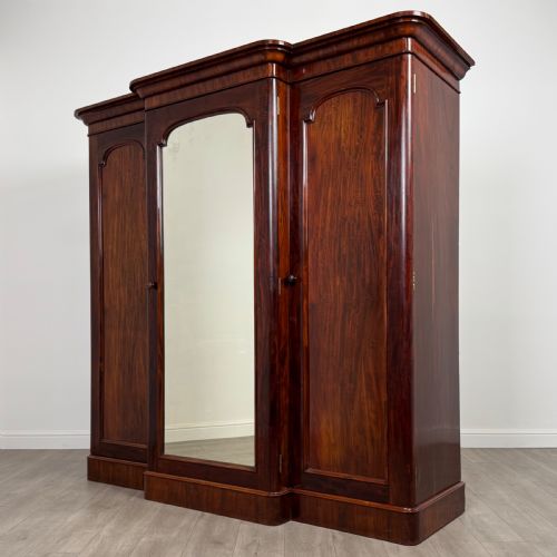 ANTIQUE 19TH CENTURY FINE QUALITY WARDROBE IN MAHOGANY - ADDITIONAL PHOTO 3