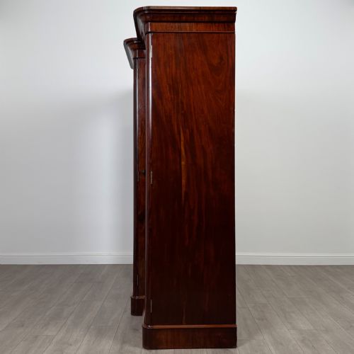 ANTIQUE 19TH CENTURY FINE QUALITY WARDROBE IN MAHOGANY - ADDITIONAL PHOTO 4