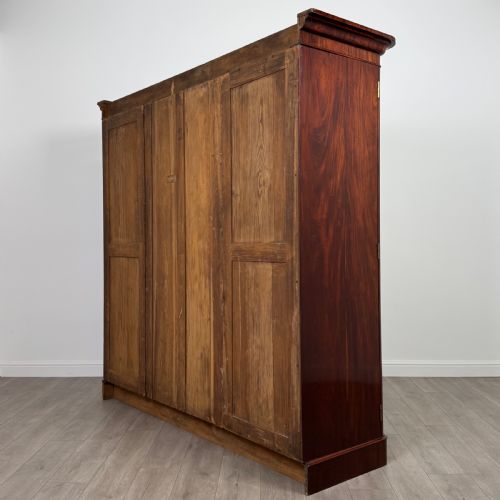 ANTIQUE 19TH CENTURY FINE QUALITY WARDROBE IN MAHOGANY - ADDITIONAL PHOTO 7