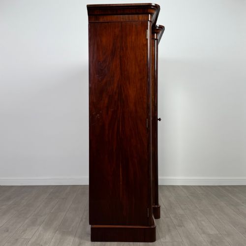 ANTIQUE 19TH CENTURY FINE QUALITY WARDROBE IN MAHOGANY - ADDITIONAL PHOTO 8