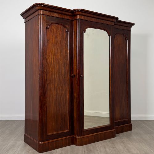 ANTIQUE 19TH CENTURY FINE QUALITY WARDROBE IN MAHOGANY - ADDITIONAL PHOTO 9