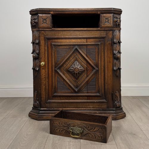 ANTIQUE 19TH CENTURY SMALL CARVED OAK CORNER CABINET - ADDITIONAL PHOTO 4