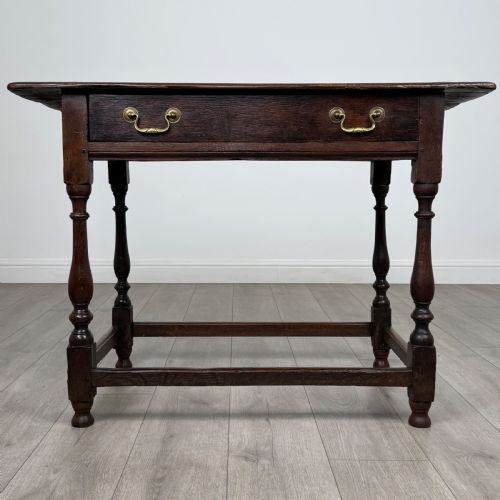 antique 18th century good quality side table in oak - CATEGORY: ANTIQUE TABLES - DATED GEORGIAN