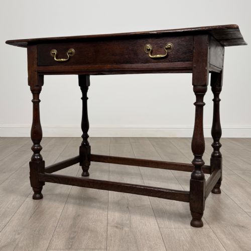 ANTIQUE 18TH CENTURY GOOD QUALITY SIDE TABLE IN OAK - ADDITIONAL PHOTO 1