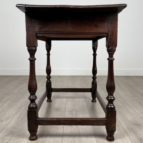 ANTIQUE 18TH CENTURY GOOD QUALITY SIDE TABLE IN OAK - ADDITIONAL PHOTO 2