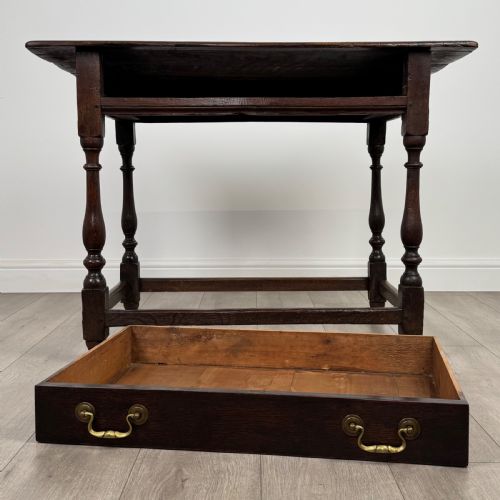 ANTIQUE 18TH CENTURY GOOD QUALITY SIDE TABLE IN OAK - ADDITIONAL PHOTO 9