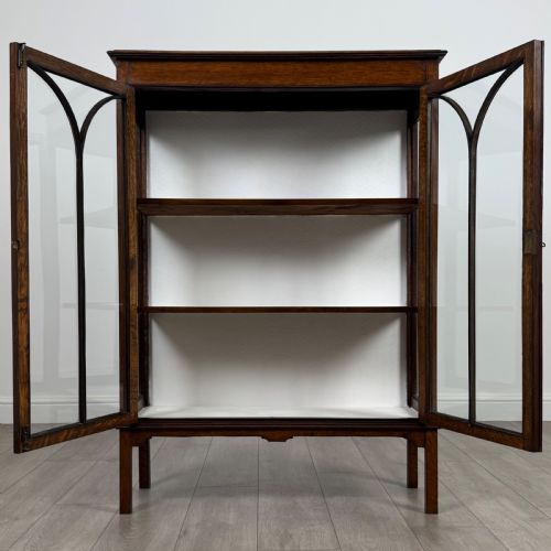 ANTIQUE 20TH CENTURY GOOD QUALITY DISPLAY CABINET IN OAK - ADDITIONAL PHOTO 2