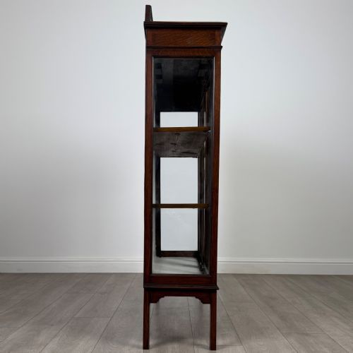 ANTIQUE 20TH CENTURY GOOD QUALITY DISPLAY CABINET IN OAK - ADDITIONAL PHOTO 8