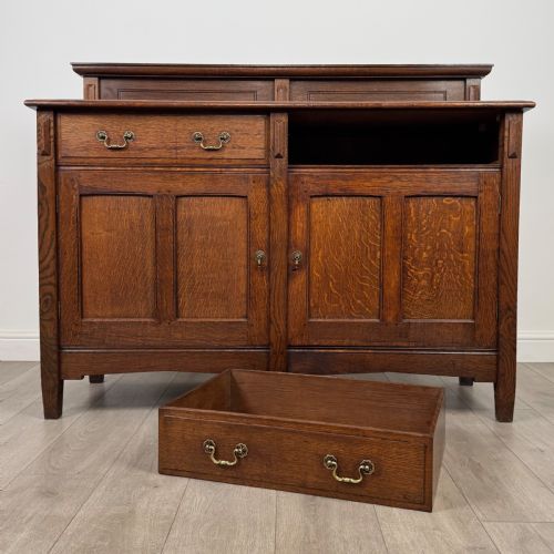 ANTIQUE 20TH CENTURY GOOD QUALITY OAK SIDEBOARD - ADDITIONAL PHOTO 9