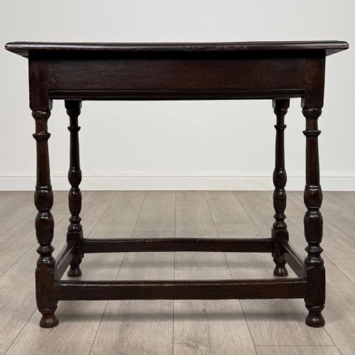ANTIQUE 18TH CENTURY FINE QUALITY SIDE TABLE IN OAK - ADDITIONAL PHOTO 4