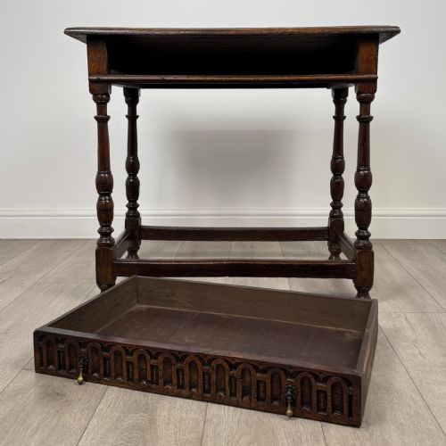 ANTIQUE 18TH CENTURY FINE QUALITY SIDE TABLE IN OAK - ADDITIONAL PHOTO 9