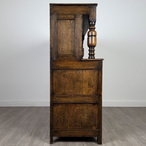 ANTIQUE 20TH CENTURY FINE QUALITY COURT CUPBOARD IN OAK - ADDITIONAL PHOTO 7