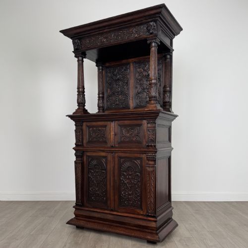 ANTIQUE 19TH CENTURY FINE QUALITY CARVED OAK CUPBOARD - ADDITIONAL PHOTO 2