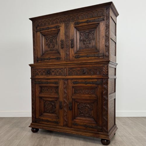 ANTIQUE 19TH CENTURY GOOD QUALITY CARVED OAK CUPBOARD - ADDITIONAL PHOTO 2