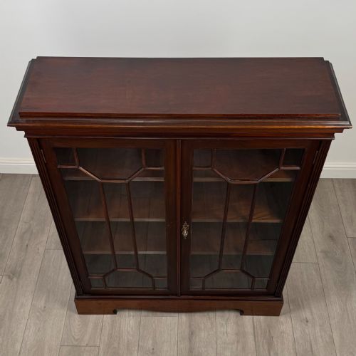 ANTIQUE 19TH CENTURY GOOD QUALITY DISPLAY CABINET IN MAHOGANY - ADDITIONAL PHOTO 10