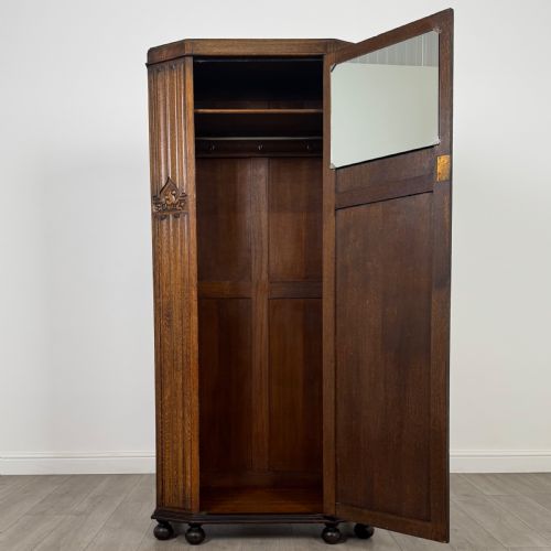 ANTIQUE 20TH CENTURY LINENFOLD WARDROBE IN OAK - ADDITIONAL PHOTO 1