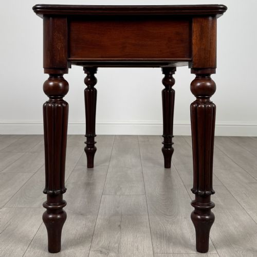 ANTIQUE 19TH CENTURY FINE QUALITY WRITING TABLE IN MAHOGANY - ADDITIONAL PHOTO 6
