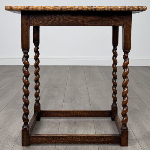 ANTIQUE 20TH CENTURY GOOD QUALITY SIDE TABLE IN OAK - ADDITIONAL PHOTO 4