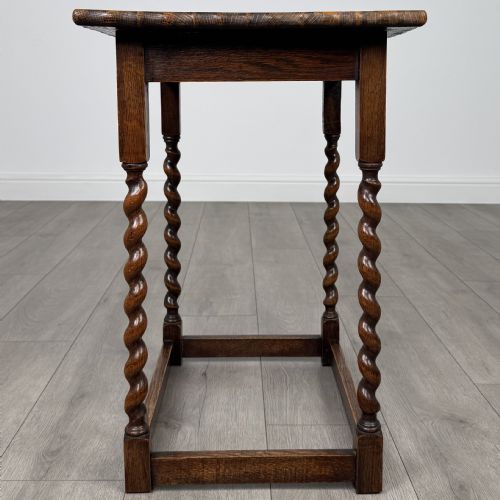 ANTIQUE 20TH CENTURY GOOD QUALITY SIDE TABLE IN OAK - ADDITIONAL PHOTO 6