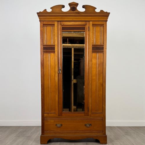 antique 19th century good quality wardrobe in golden oak - CATEGORY: ANTIQUE WARDROBES - DATED VICTORIAN